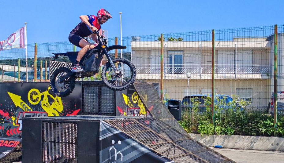 Having Fun with Dimentro at Salon de Motos Cannes